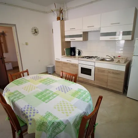 Pag 13060c * Pag Town